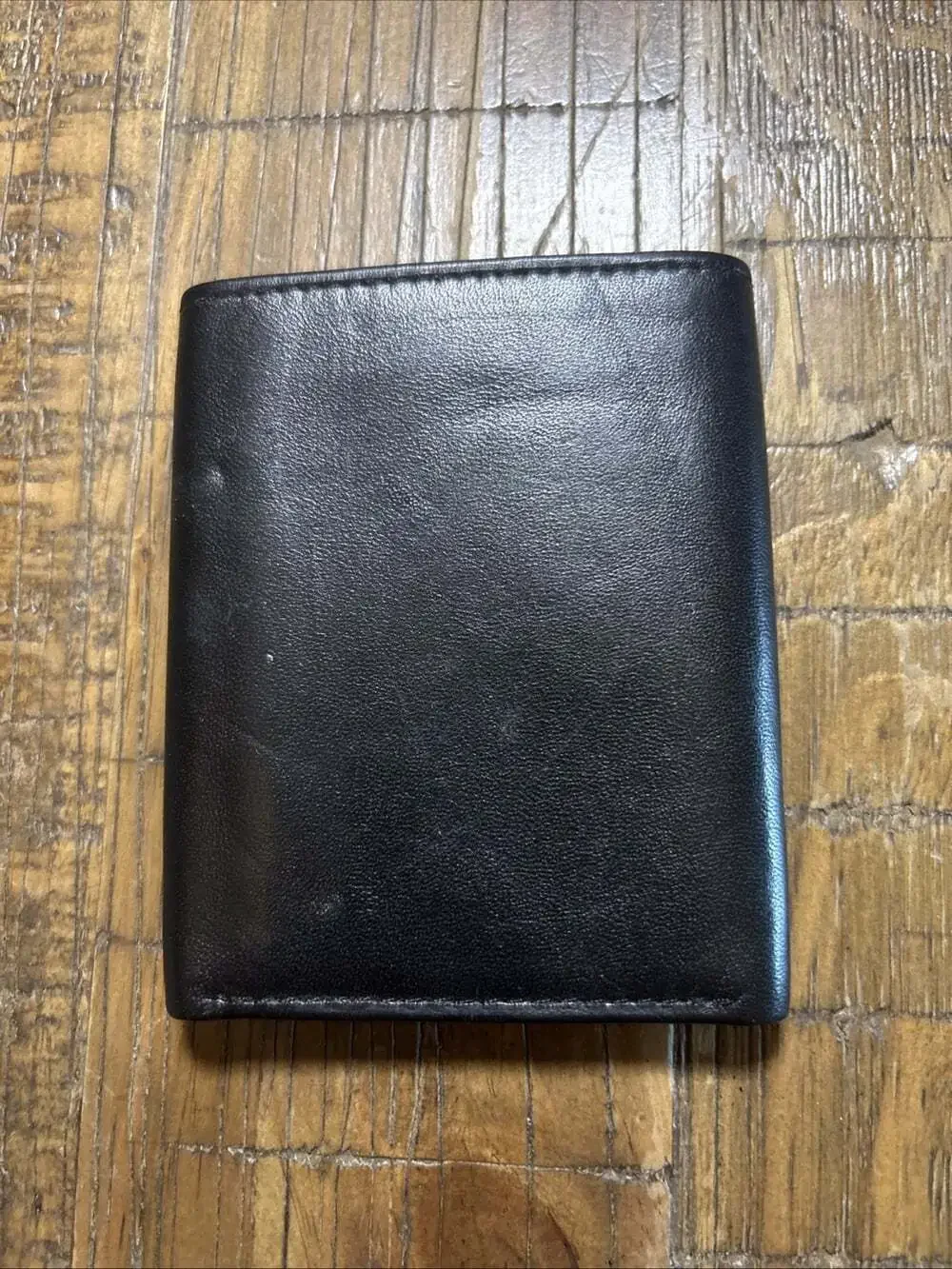Vintage Guess Genuine Leather Men’s Wallet